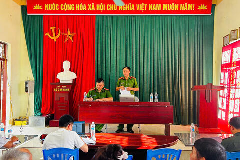 CÔNG AN XÃ PU SAM CÁP TUYÊN TRUYỀN PHÒNG, CHỐNG MA TÚY TẠI BẢN NẬM HÁ