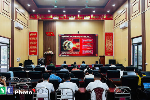 XÃ PU SAM CÁP THAM DỰ HỘI NGHỊ TRỰC TUYẾN TOÀN QUỐC NGHIÊN CỨU, HỌC TẬP, QUÁN TRIỆT VÀ TRIỂN KHAI THỰC HIỆN NGHỊ QUYẾT HỘI NGHỊ LẦN THỨ BA BAN CHẤP HÀNH TRUNG ƯƠNG ĐẢNG KHÓA XIV