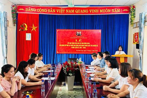 CHI BỘ TRƯỜNG MẦM NON NOONG HẺO TỔ CHỨC LỄ KẾT NẠP ĐẢNG VIÊN MỚI