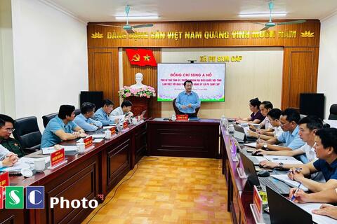 ĐỒNG CHÍ PHÓ BÍ THƯ TỈNH ỦY SÙNG A HỒ LÀM VIỆC VỚI BAN THƯỜNG VỤ ĐẢNG ỦY XÃ PU SAM CÁP